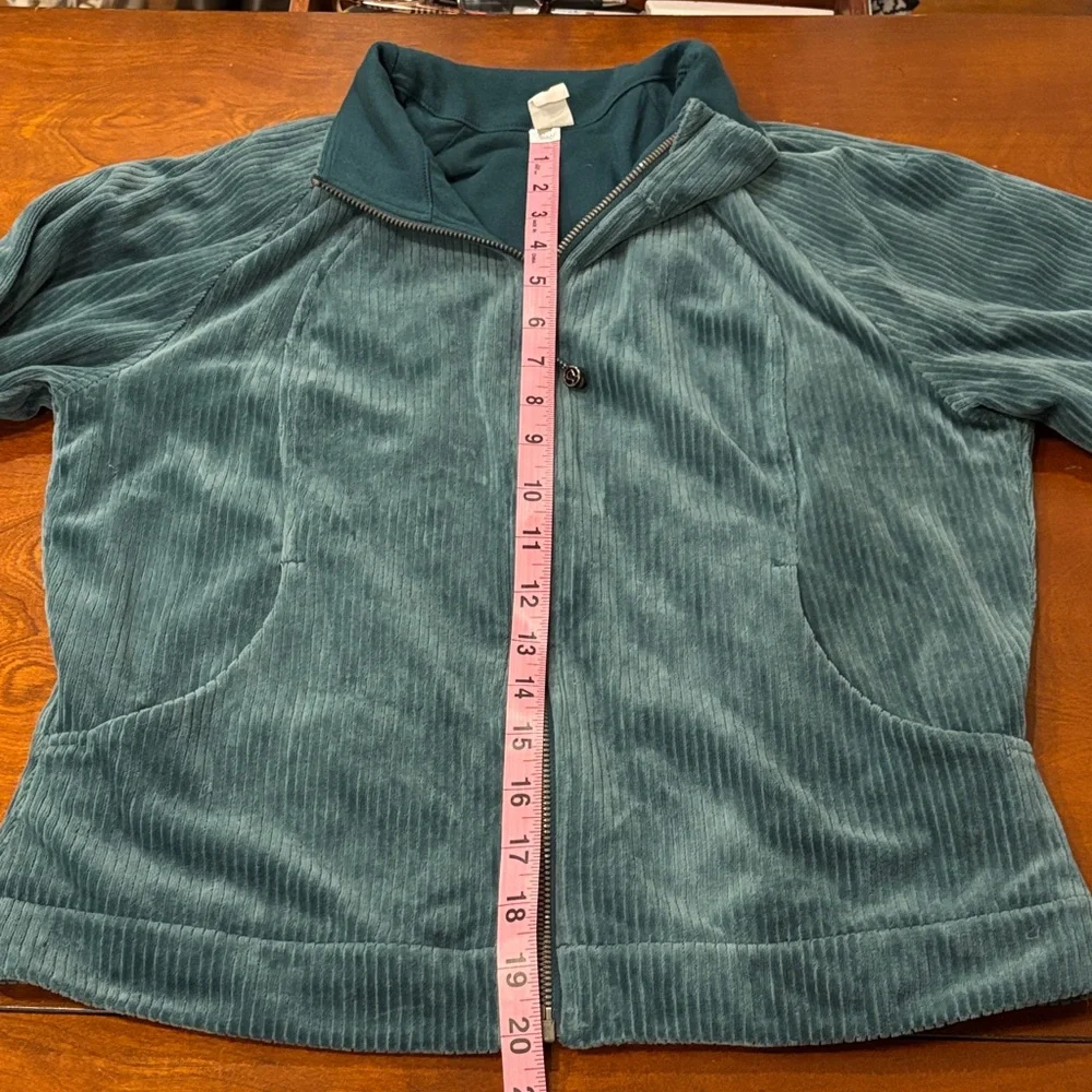 Lululemon Scuba Track Jacket Velvet Cord 8.‎ EUC
